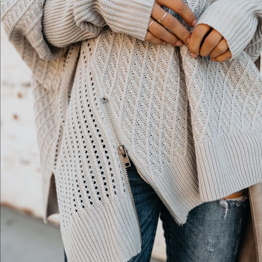 Divine Zipper Sweater in Lt. Grey - Picture 6 of 8